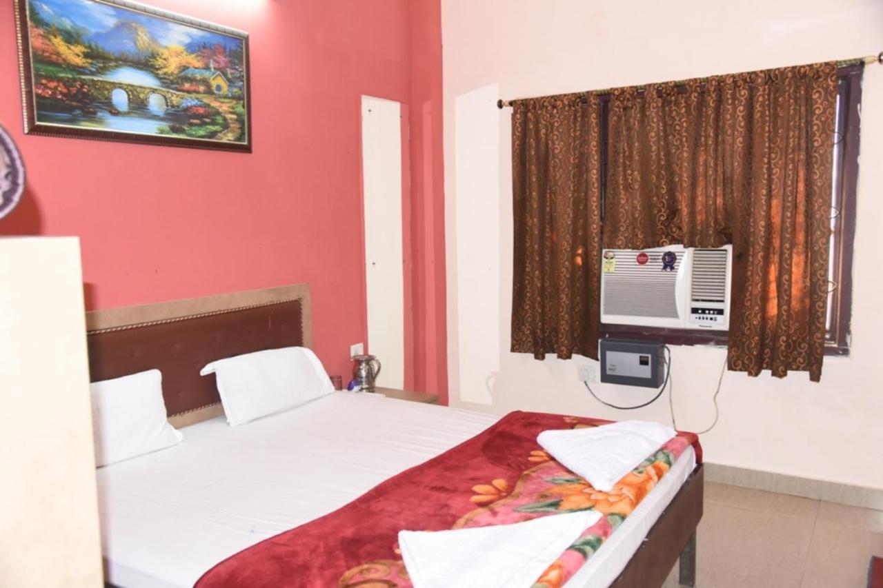 Natraj Hotel Darbhanga Екстер'єр фото