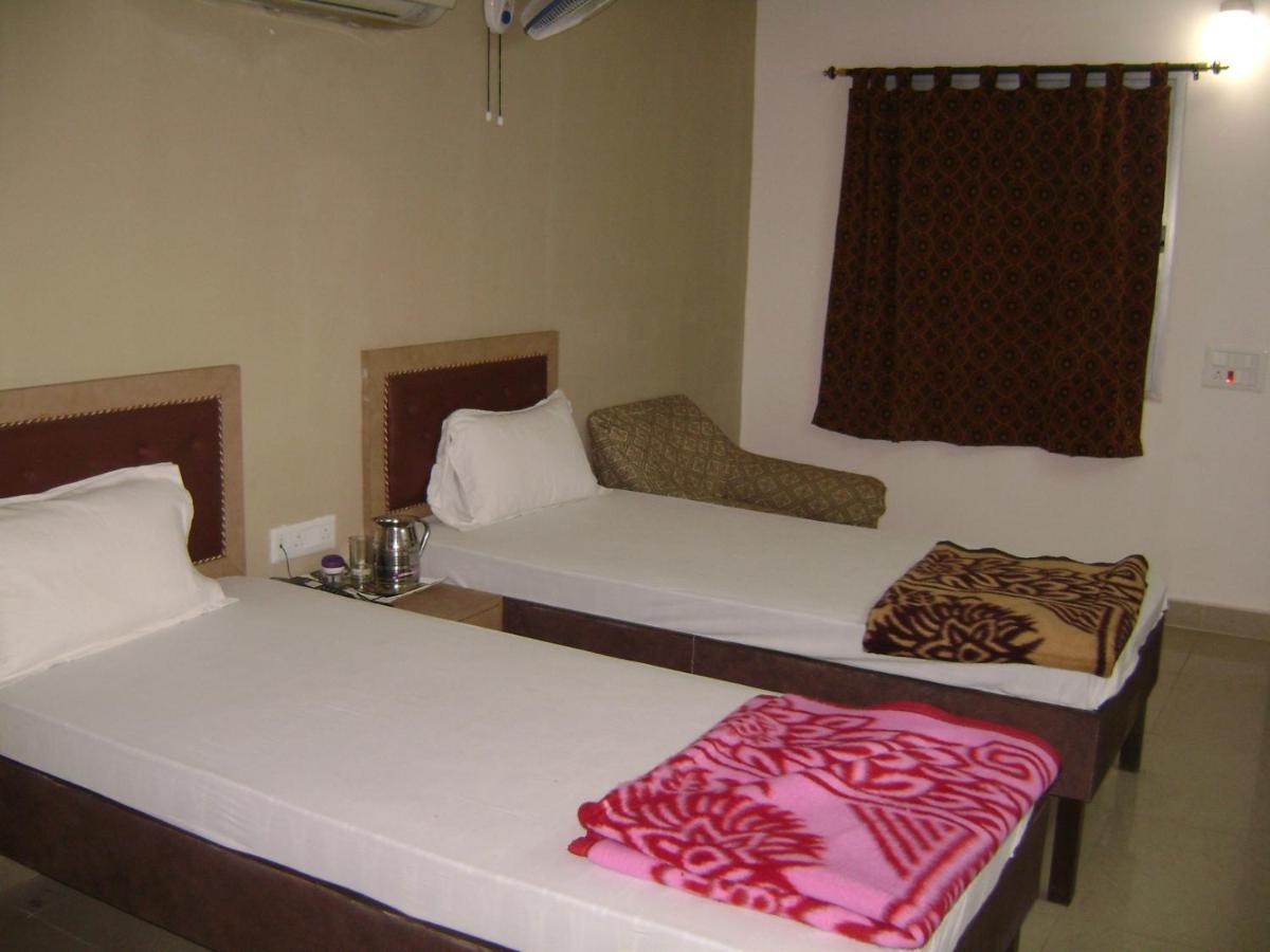 Natraj Hotel Darbhanga Екстер'єр фото